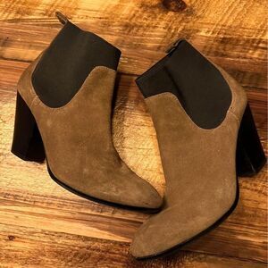 Women’s boots size 9 no brand NWOT